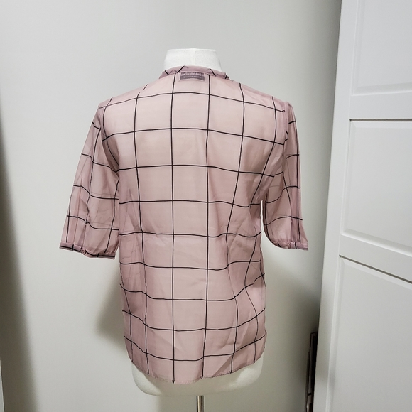 Pink Sheer Short Sleeves Top with Ribbons - Picture 2 of 3